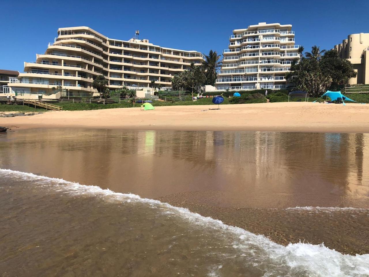 Sands Beach Breaks Beach Front Ballito Apartment Luaran gambar